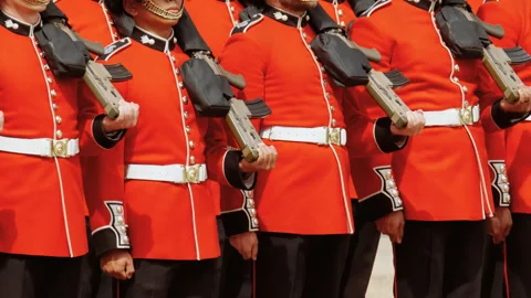 Grenadier Guards, Horse Guards Parade, London, England, UK Vidéo 341529503