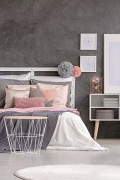 Grey bedroom interior Stock-Fotos