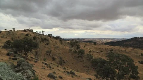 Grey rain clouds blowing over Australian Farmland Vídeo Stock 45021472