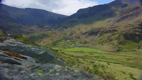Grey Rocks in front of Valley Vidéo 75587059