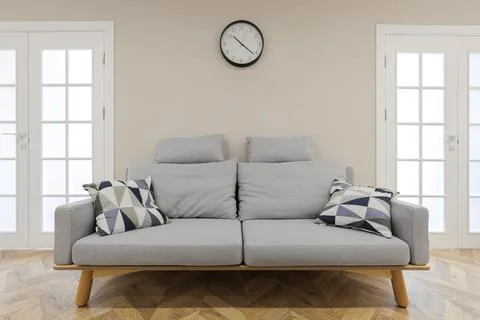Grey sofa in a modern interior Foto stock
