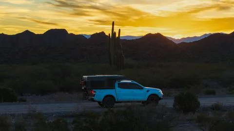 Off-grid camping and remote nomad lifestyle expedition along Route 40 durin.. Foto stock