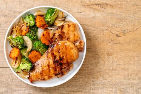 Griled chicken breast steak with vegetable Stock Photos