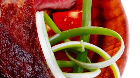 Grill beef on potato chips Vídeos de archivo 42855623