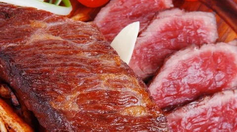 Grill beef on potato chips 스톡 동영상 60635899