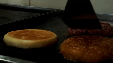 Grill burger bacon bake Video stock 129102970