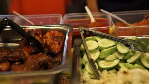 Grilled chicken on the buffet 스톡 동영상 265934389
