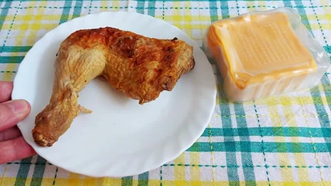 Grilled Chicken Cheese: A Simple, Satisfying Meal Video stock 311040907