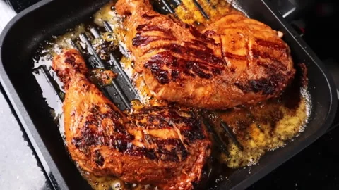 Grilled Chicken frying in pan Video stock 286790624