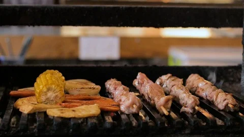 Grilled meat on fire Video stock 92729215