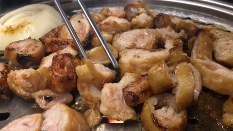 Grilled pork entrails. Video stock 103405154
