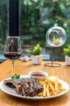 Grilled Pork rib dining table Foto stock