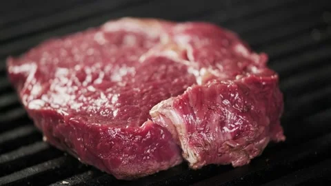 Grilled raw steak. 스톡 동영상 151645567