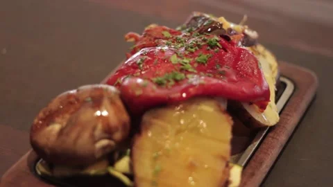 Grilled vegetables in a silver plate Stock-Footage 131988294
