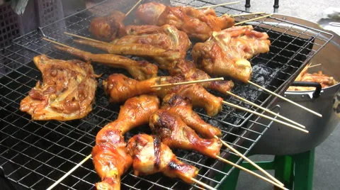 Grilling Chicken On The Street 스톡 동영상 925916