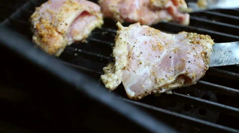 Grilling Chicken Thighs Video stock 40540690