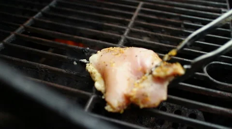 Grilling Chicken Thighs Video stock 40541050