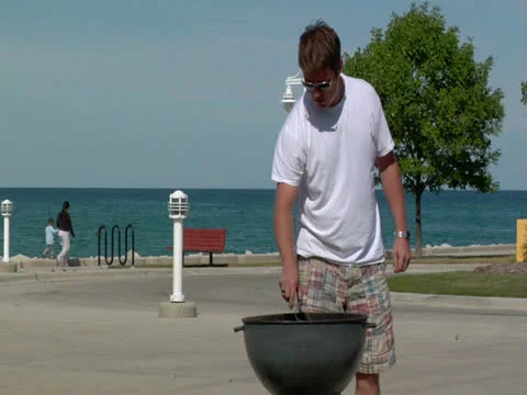 Grilling by Lake Stockbeeldmateriaal 23848056