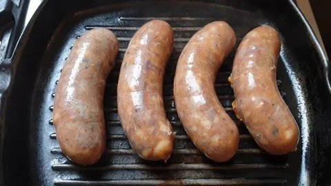 Grilling Sausages 2 Video stock 127108676