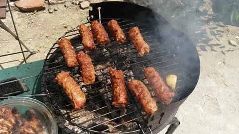 Grilling Sausages On Barbecue Видео 138826232