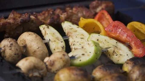 Grilling vegetables on the grill Video stock 95766203