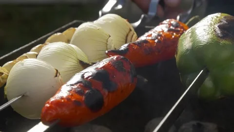 Grilling vegetables on skewer for kebab Stockbeeldmateriaal 132257965