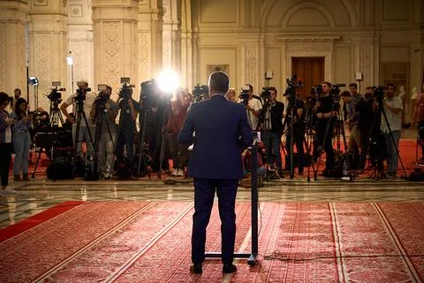 Grindeanu Gives Statement Following the Fall of Muresan's Cabinet.., Buchar.. Stock-Fotos