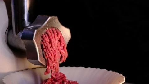 Grinding beef meat in a meat grinder 스톡 동영상 201084350