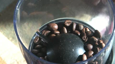 Grinding Coffee Vídeos de archivo 11608713