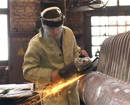 Grinding a metal construction  Видео 607968