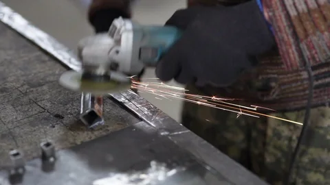 Grinding of metal Vidéo 92152903