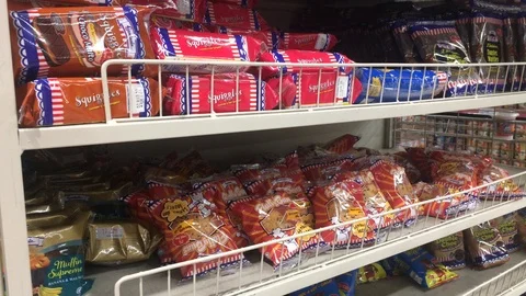The Grocery Store Chooses Sweets "roti gardenia" Stock Footage 125485934