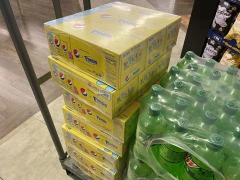 Grocery store easter peeps flavored Pepsi cola mini 10 pack Foto stock
