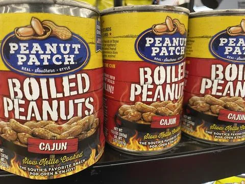 Grocery store Peanut Patch canned boiled peanuts cajun Fotos de archivo