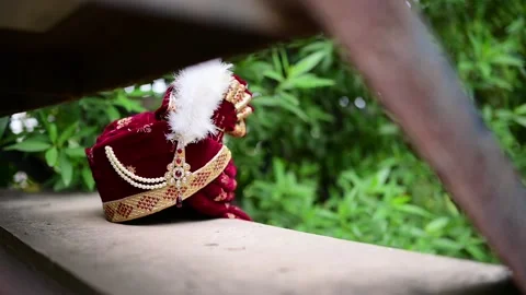Groom feta in indian wedding Stock Footage 162367053