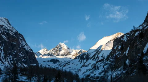Grossglockner peak time lapse Stockbeeldmateriaal 65035614
