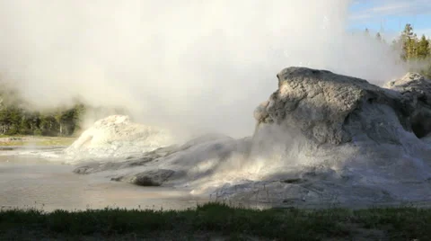 Grotto Geyser 2 BigWeb Vídeos de archivo 884987
