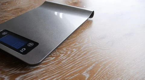 Ground beef fall on a weighs 스톡 동영상 68996228