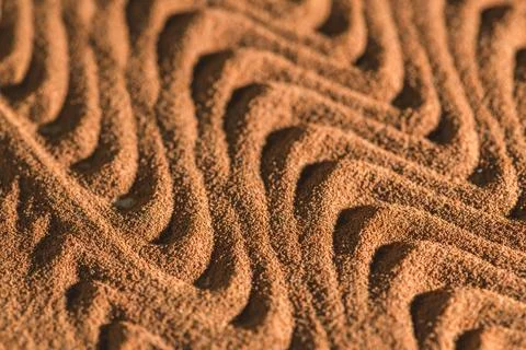 Ground chicory root forming a wavy pattern creates an intriguing texture, sho Foto stock