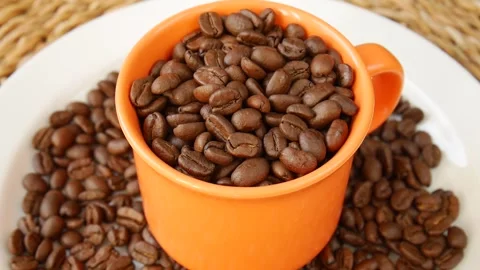 Ground coffee on a plate. Video stock 328441146