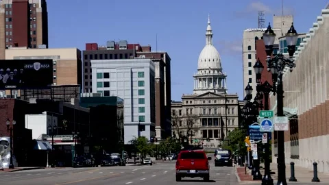 Ground level view of Michigan state capitol building in Lansing, MI. Stock Footage 194662118