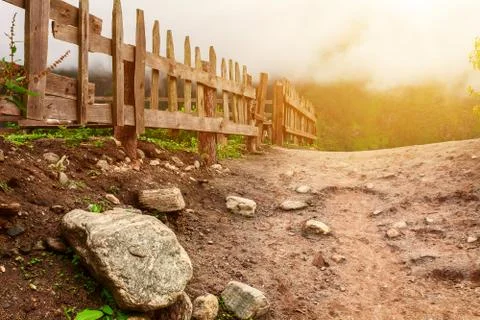Ground road in mountains Foto stock