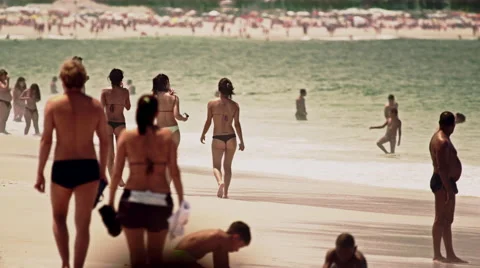 Ground view at Copacabana Beach Video stock 64863728