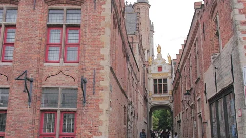 Ground view of the famous Blind Donkey Street arch, Bruges, Belgium Stock-Footage 290214081