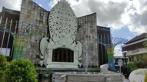 Ground Zero Monument listing the names of victims of terrorist attack in Kuta 動画素材 245402553