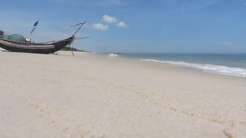 Grounded Ship on Beach - Animated Stock Video Video stock 307465693