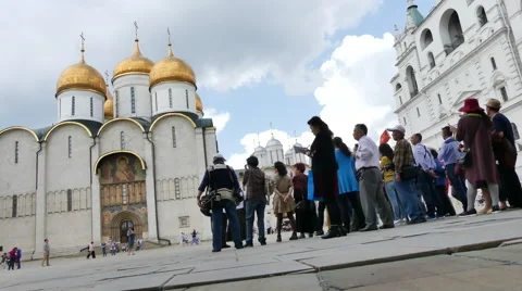 Group of asian tourists visiting Kremlin Stock Footage 68453115