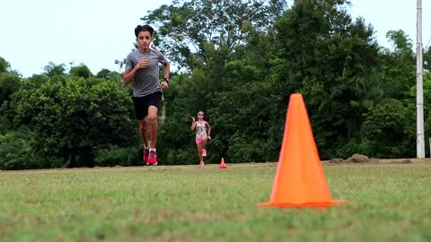 Group of Athletes doing Circuit Workouts 库存影片 170034026