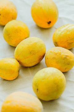 A group of bright orange melon berries. Foto stock