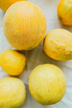 A group of bright orange melon berries. Foto stock